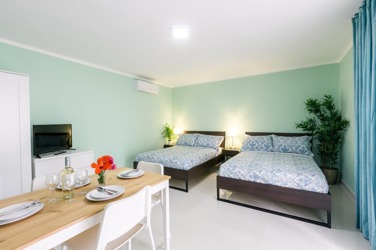 Hotel Fiesta Deluxe